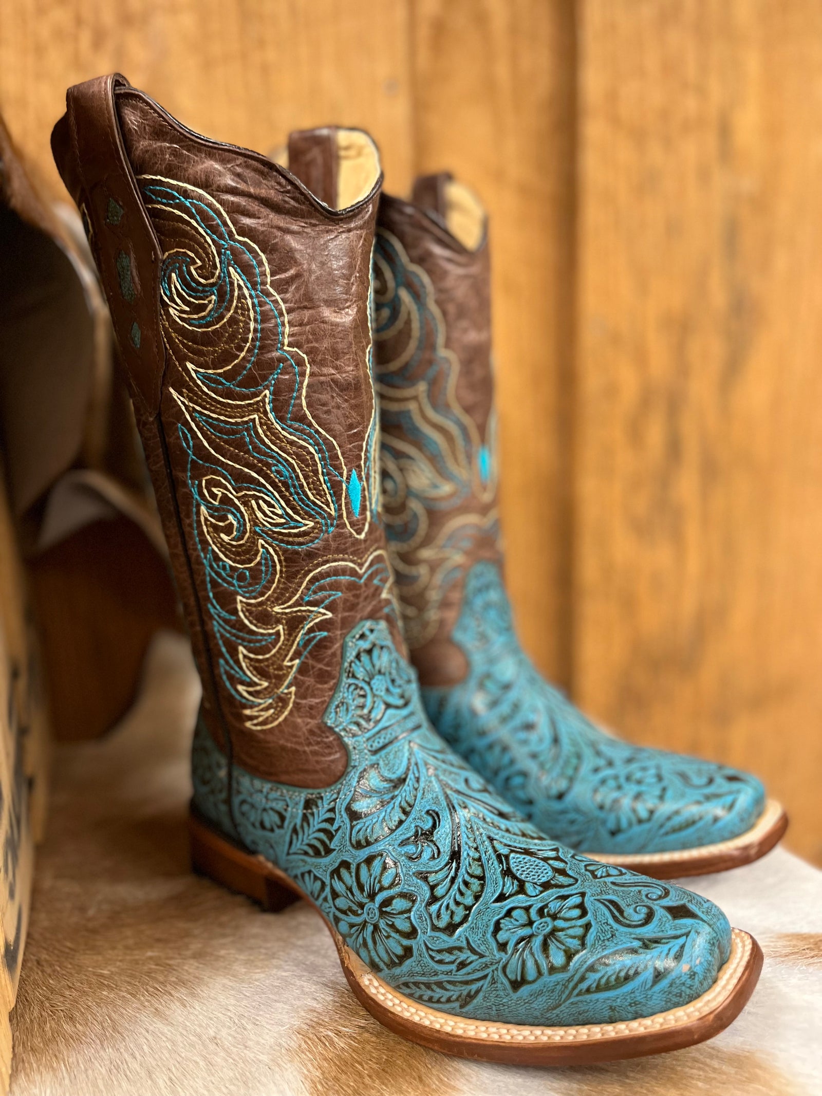 Cowtown Women's Turqoise Boot STYLE 451F