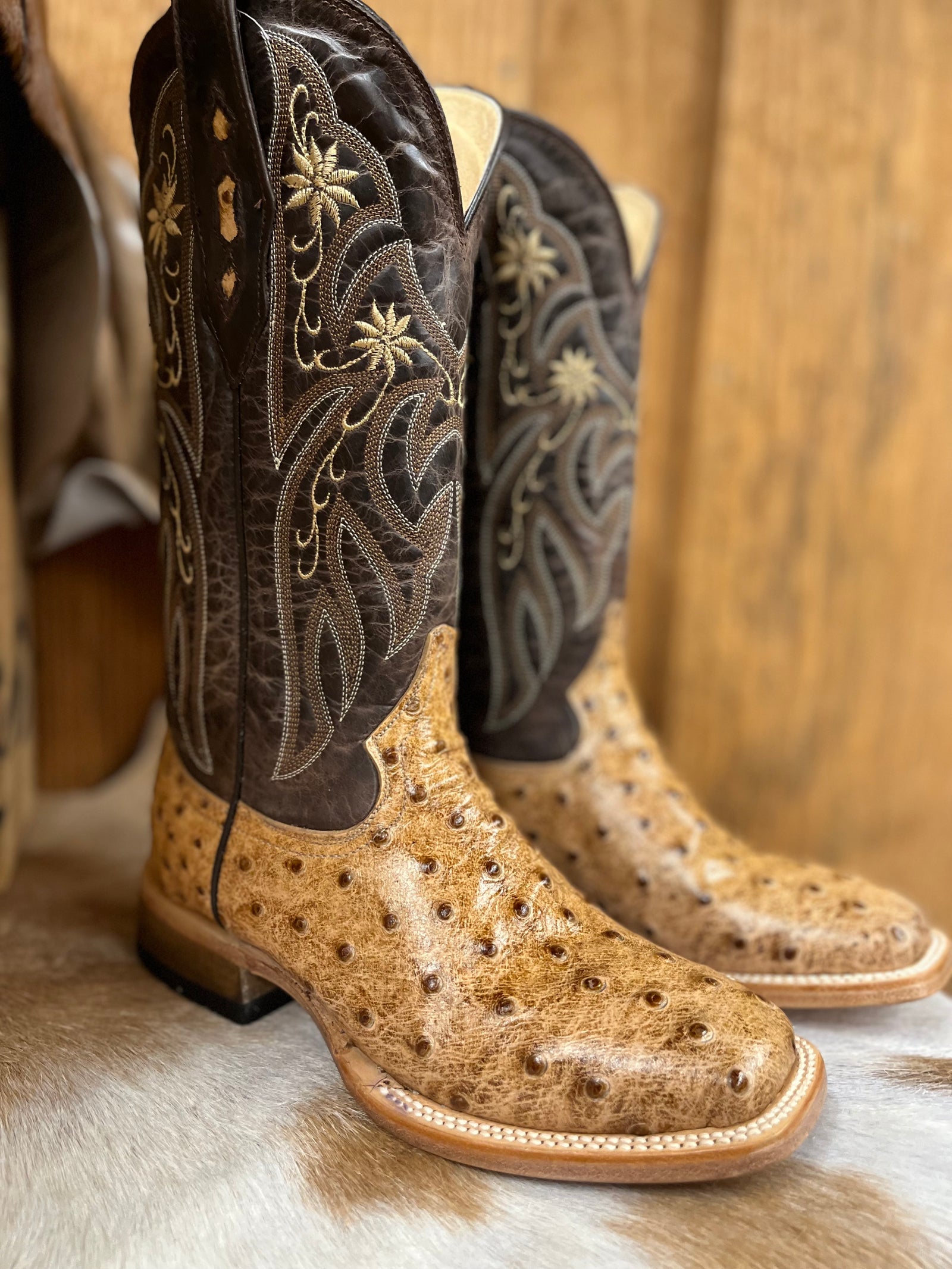 Cowtown Women's Ostrich Print Boots  STYLE 477Q