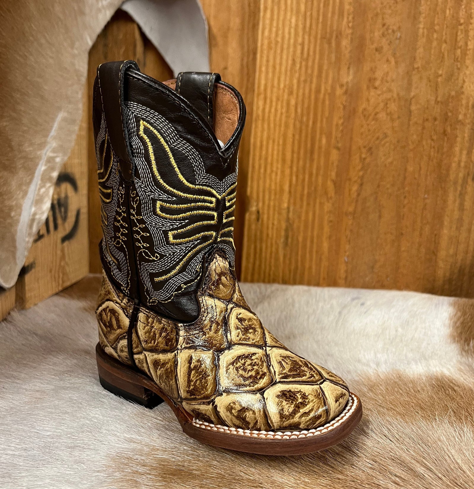 Tanner Mark Children's Fish Print Boot STYLE TMK205204